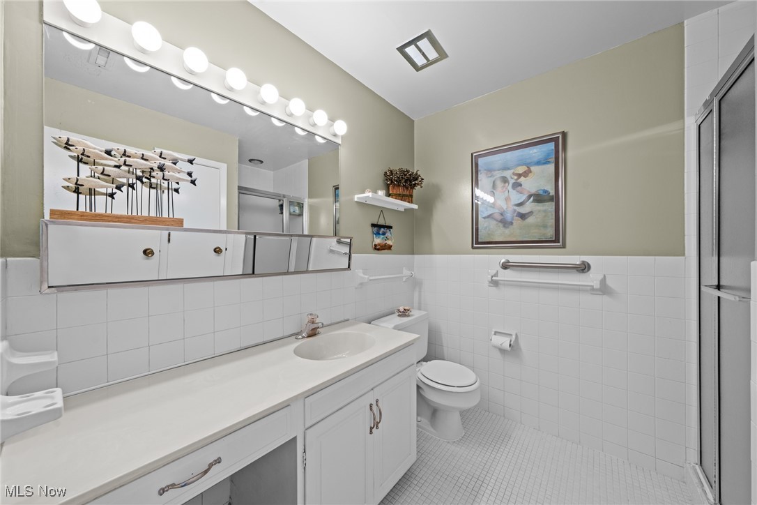 2112 Acacia Park Drive Lyndhurst OH 44124