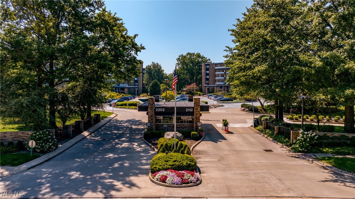 2112 Acacia Park Drive Lyndhurst OH 44124