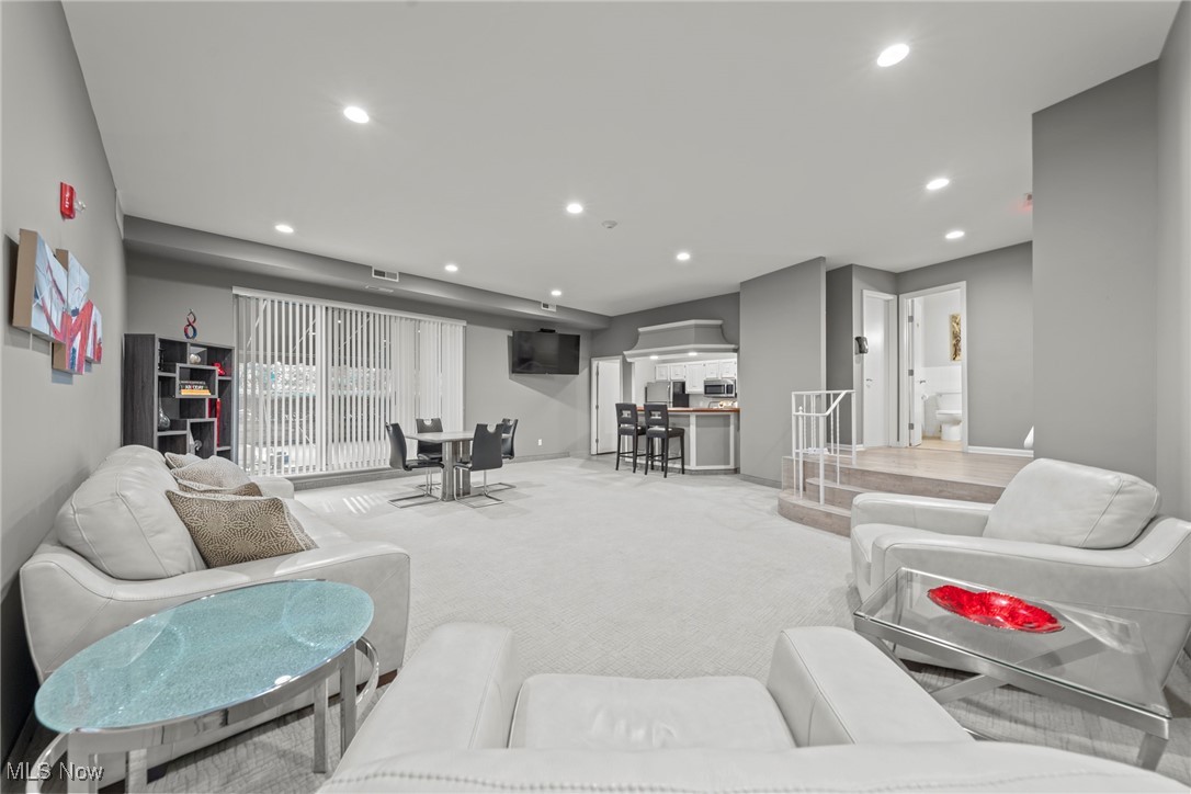 2112 Acacia Park Drive Lyndhurst OH 44124
