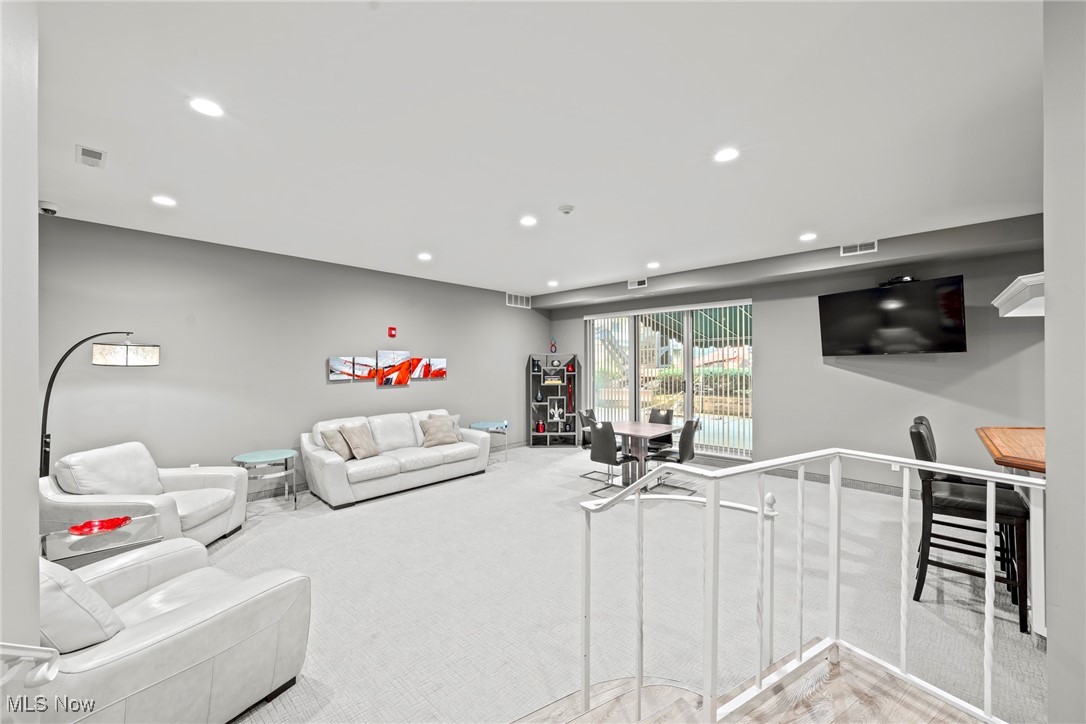 2112 Acacia Park Drive Lyndhurst OH 44124