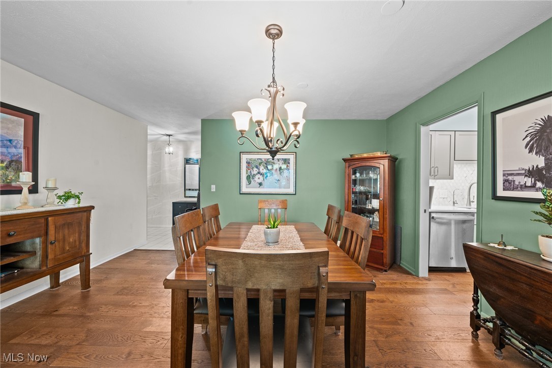 2112 Acacia Park Drive Lyndhurst OH 44124