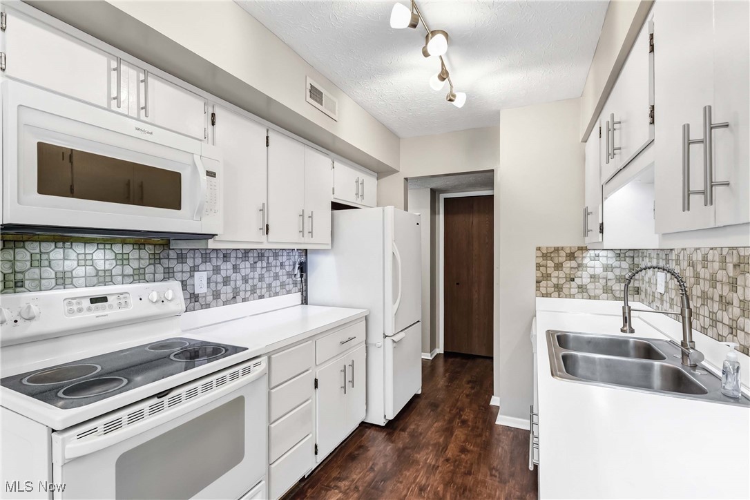 1920 King James Parkway Westlake OH 44145