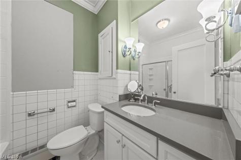 13605 Shaker Boulevard Cleveland OH 44120