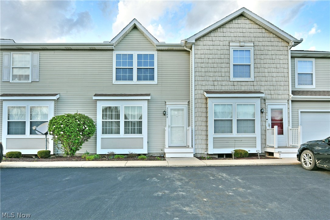 3254 Deer Trail Cortland OH 44410