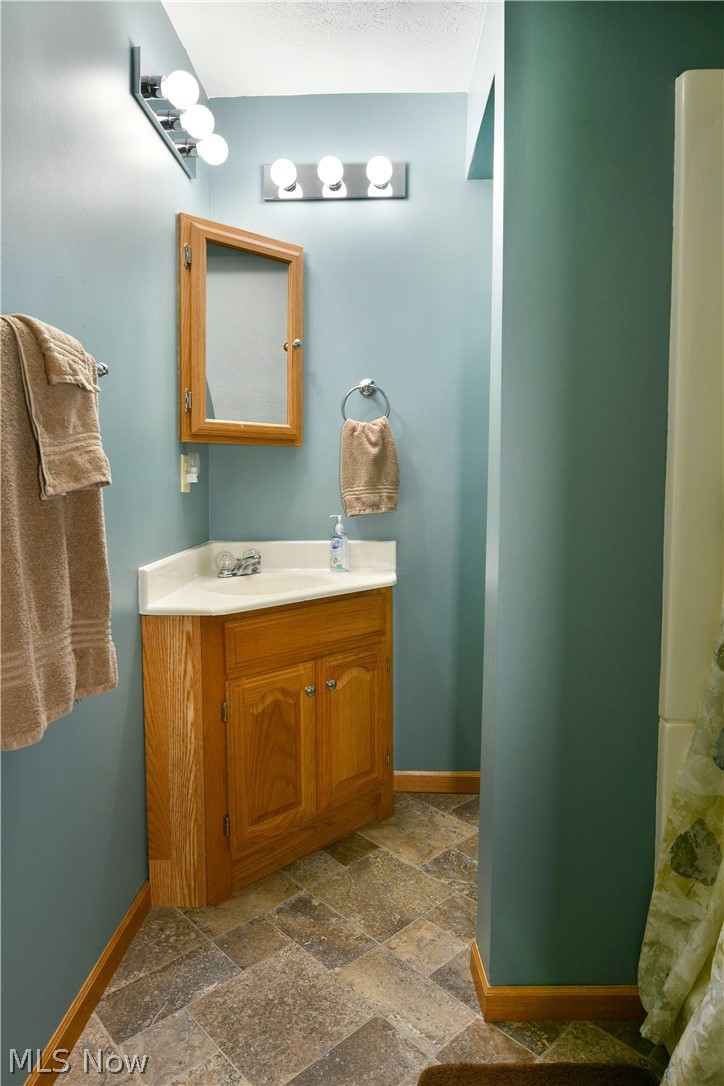 3254 Deer Trail Cortland OH 44410