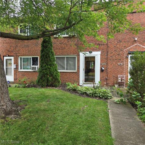 5975 Glenway Drive Brook Park OH 44142