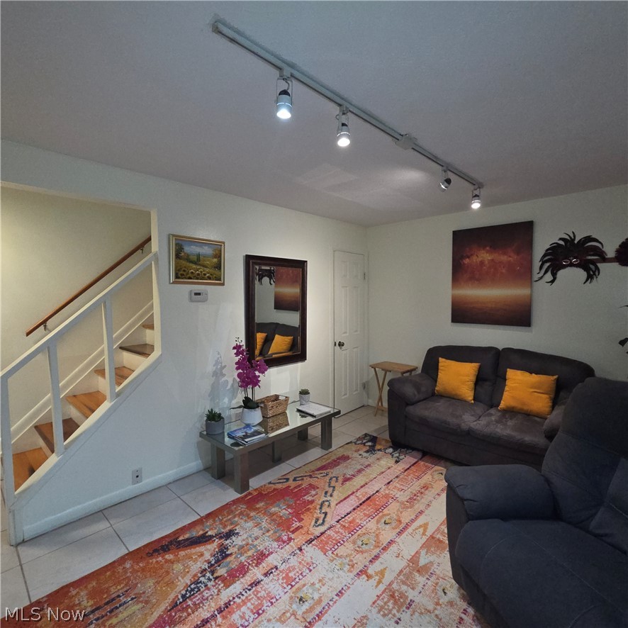 5975 Glenway Drive Brook Park OH 44142