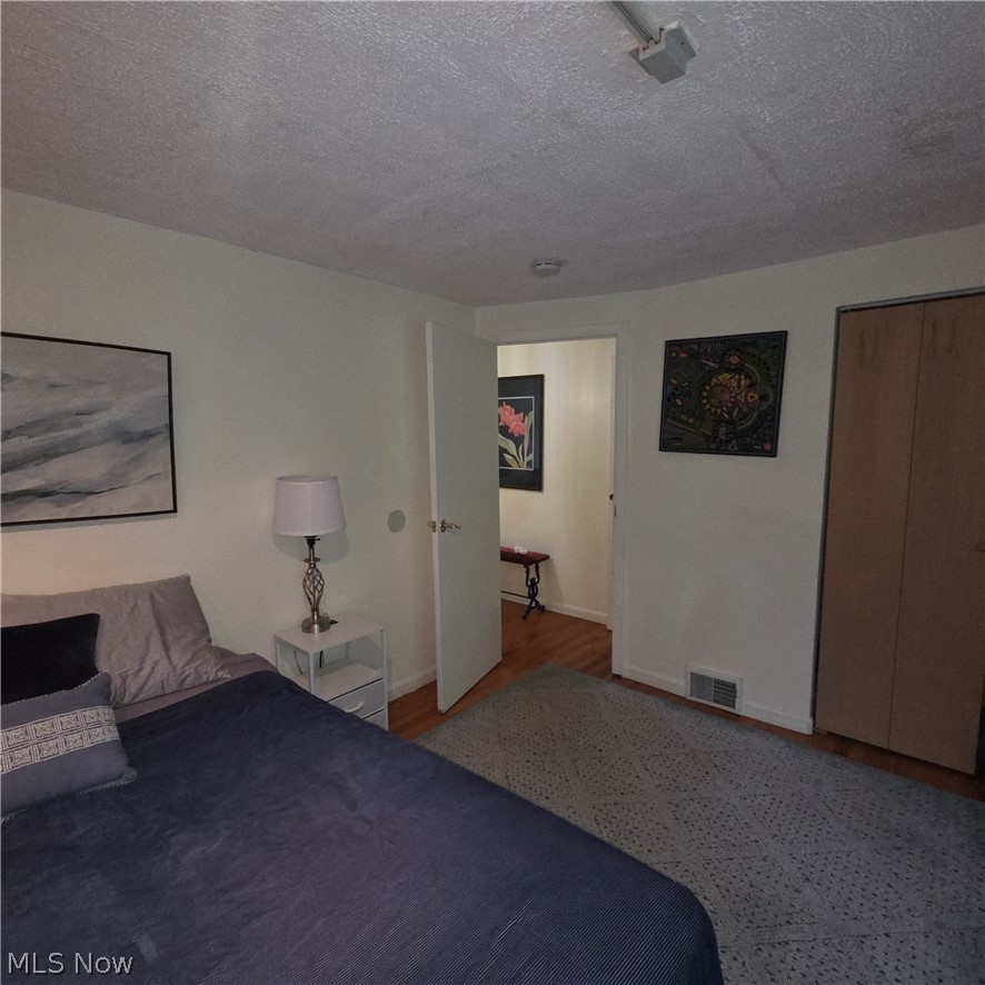 5975 Glenway Drive Brook Park OH 44142