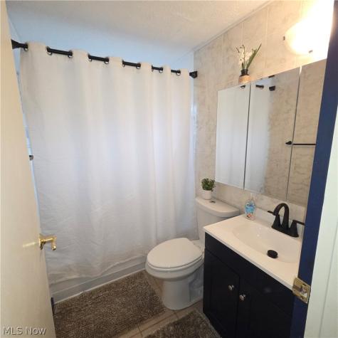 5975 Glenway Drive Brook Park OH 44142
