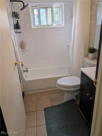 5975 Glenway Drive Brook Park OH 44142