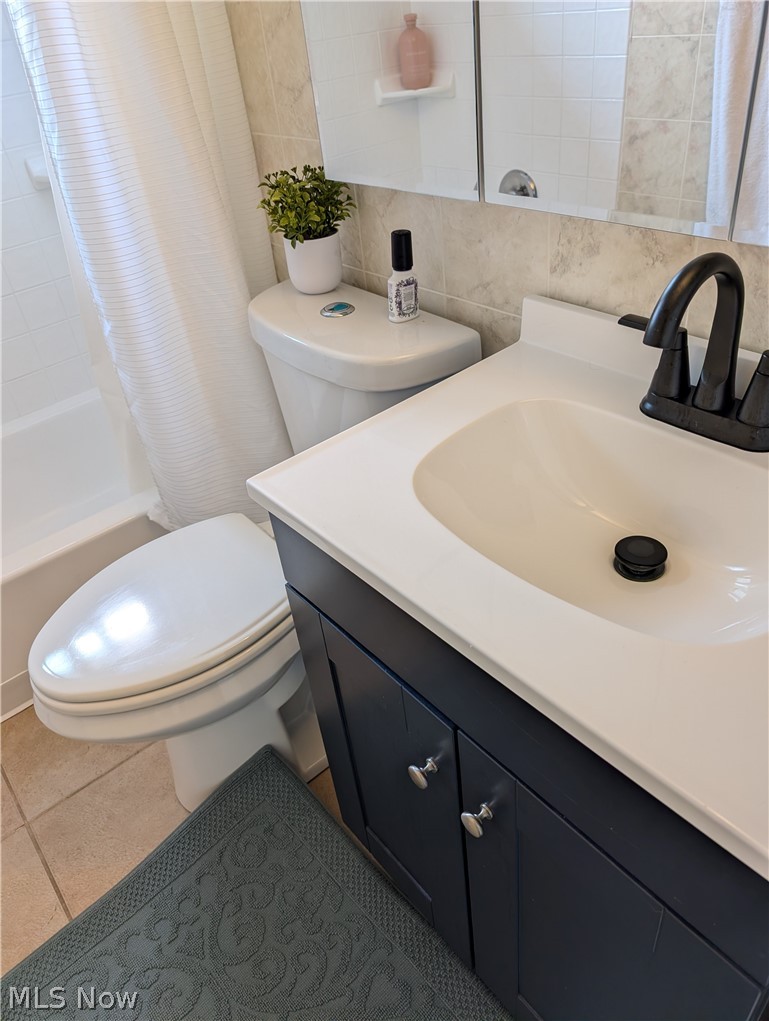 5975 Glenway Drive Brook Park OH 44142