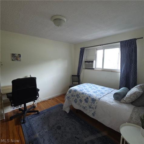 5975 Glenway Drive Brook Park OH 44142