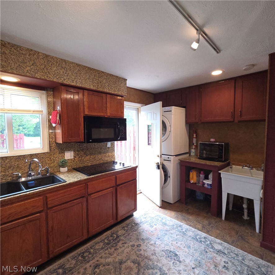 5975 Glenway Drive Brook Park OH 44142