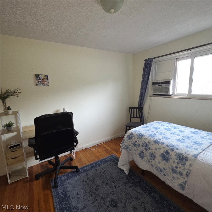 5975 Glenway Drive Brook Park OH 44142