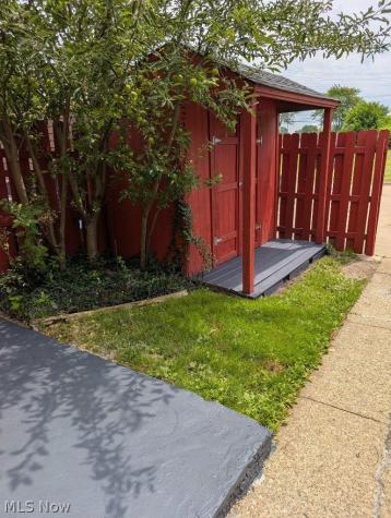 5975 Glenway Drive Brook Park OH 44142