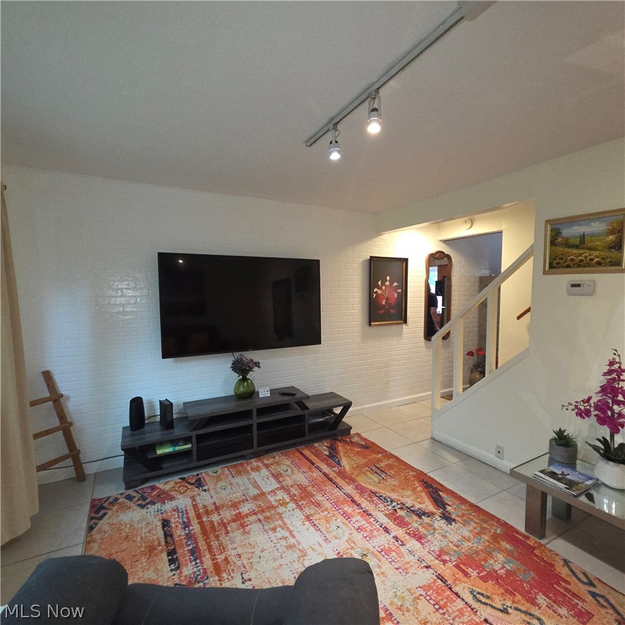 5975 Glenway Drive Brook Park OH 44142