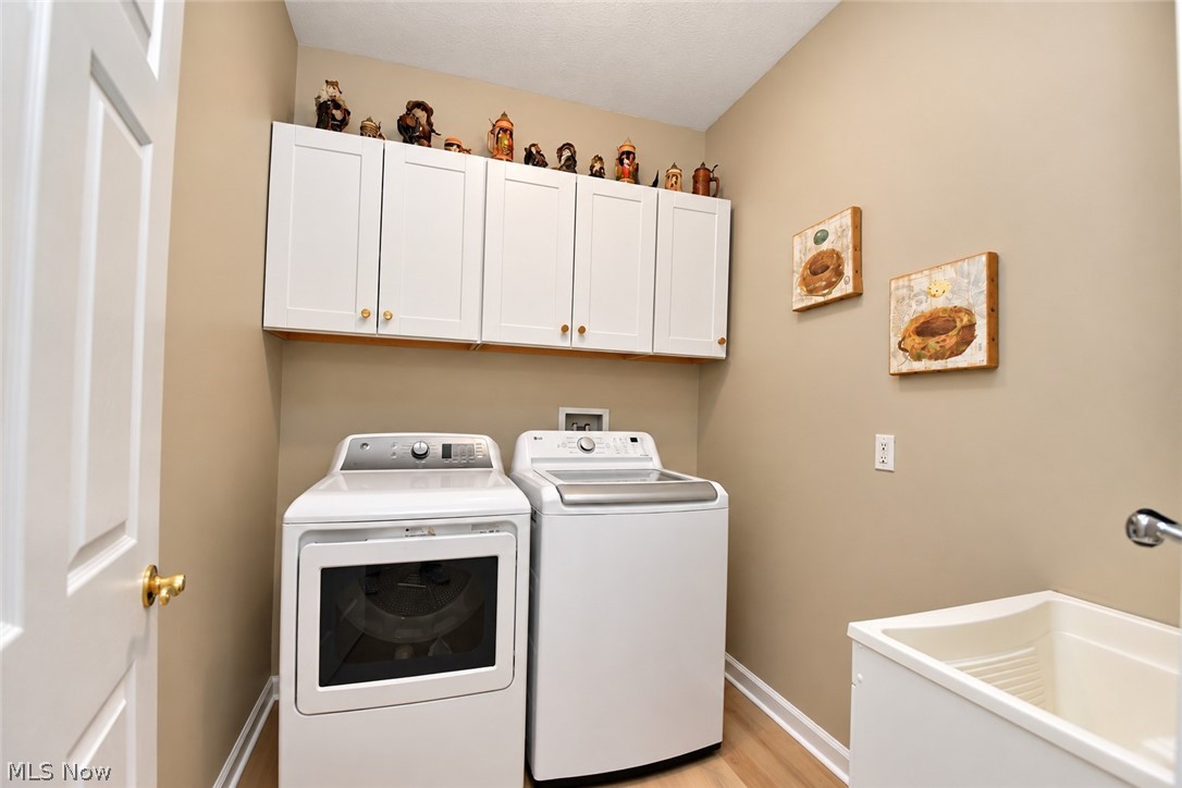246 Sandover Drive Aurora OH 44202
