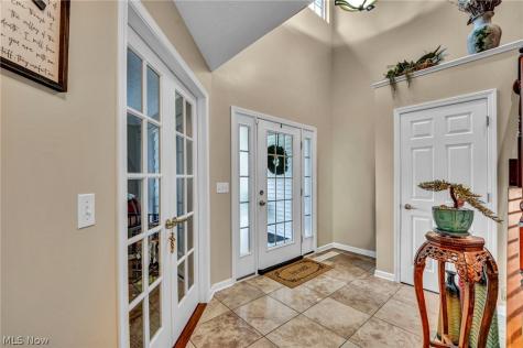 309 Lake Breeze Cove Eastlake OH 44095