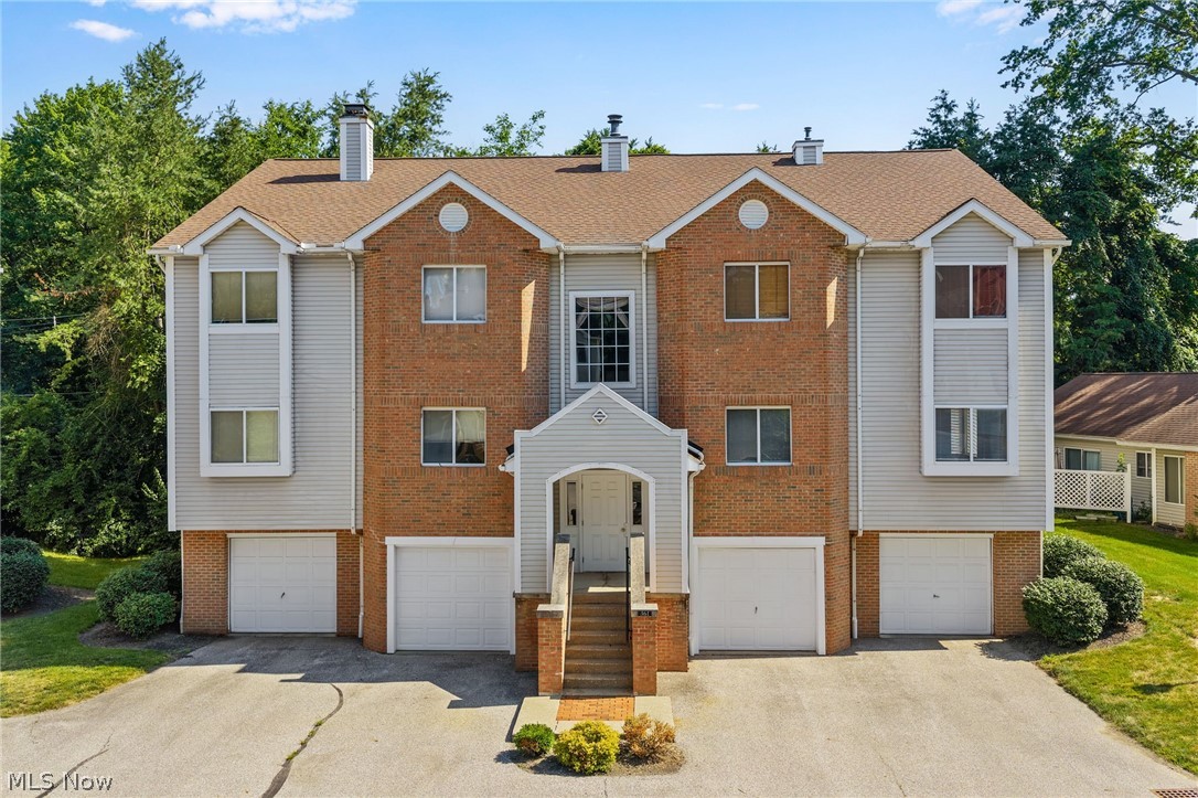 361 Village Pointe Drive Akron OH 44313