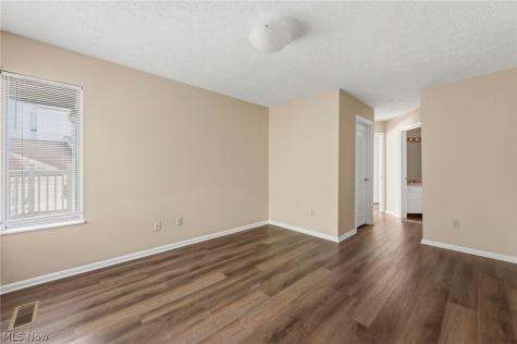 361 Village Pointe Drive Akron OH 44313