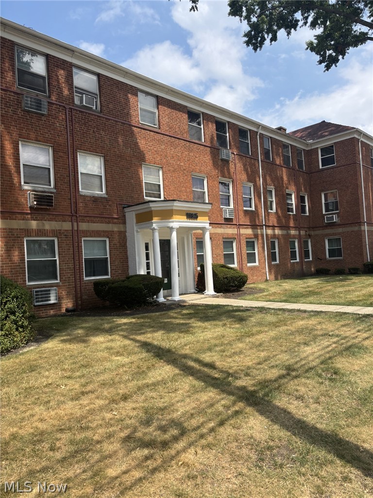 13825 Cedar Road South Euclid OH 44118