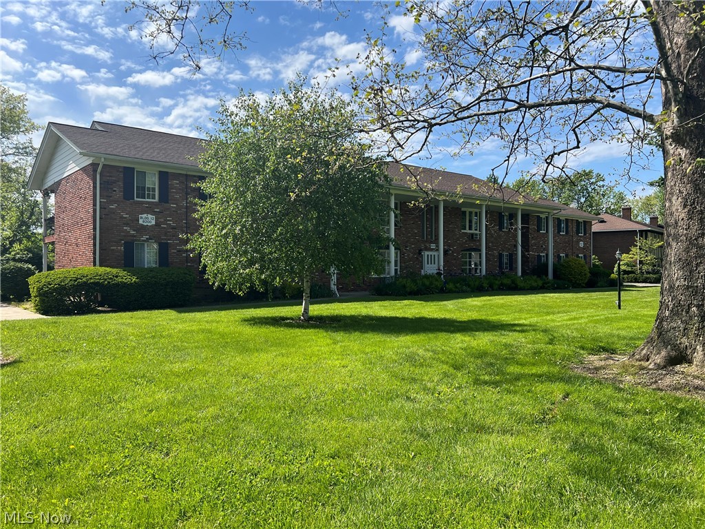Mentor OH, 8200 Deepwood Boulevard, Unit 12-6