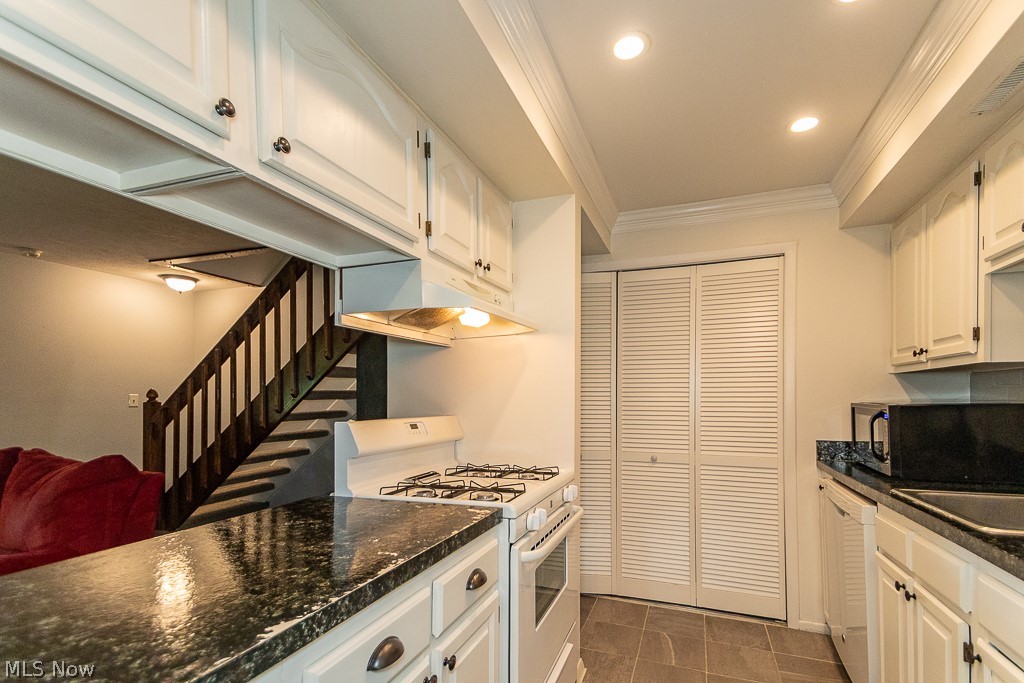 6813 Colonial Drive Mentor OH 44060