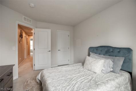 1165 Meadow Run Copley OH 44321