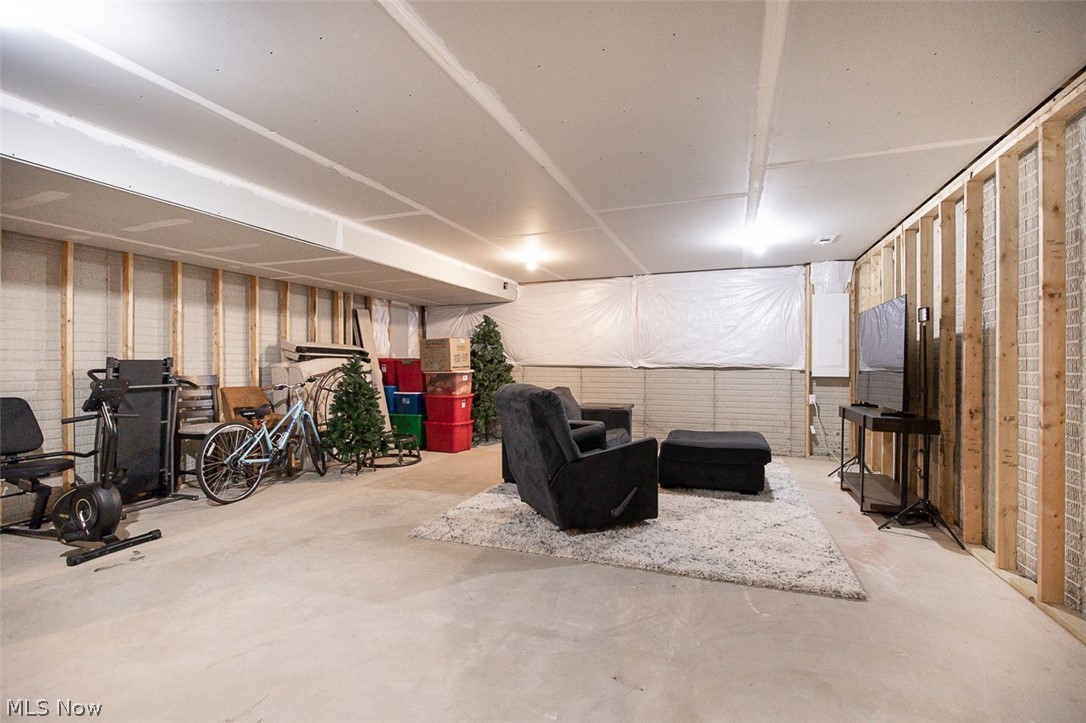 1165 Meadow Run Copley OH 44321