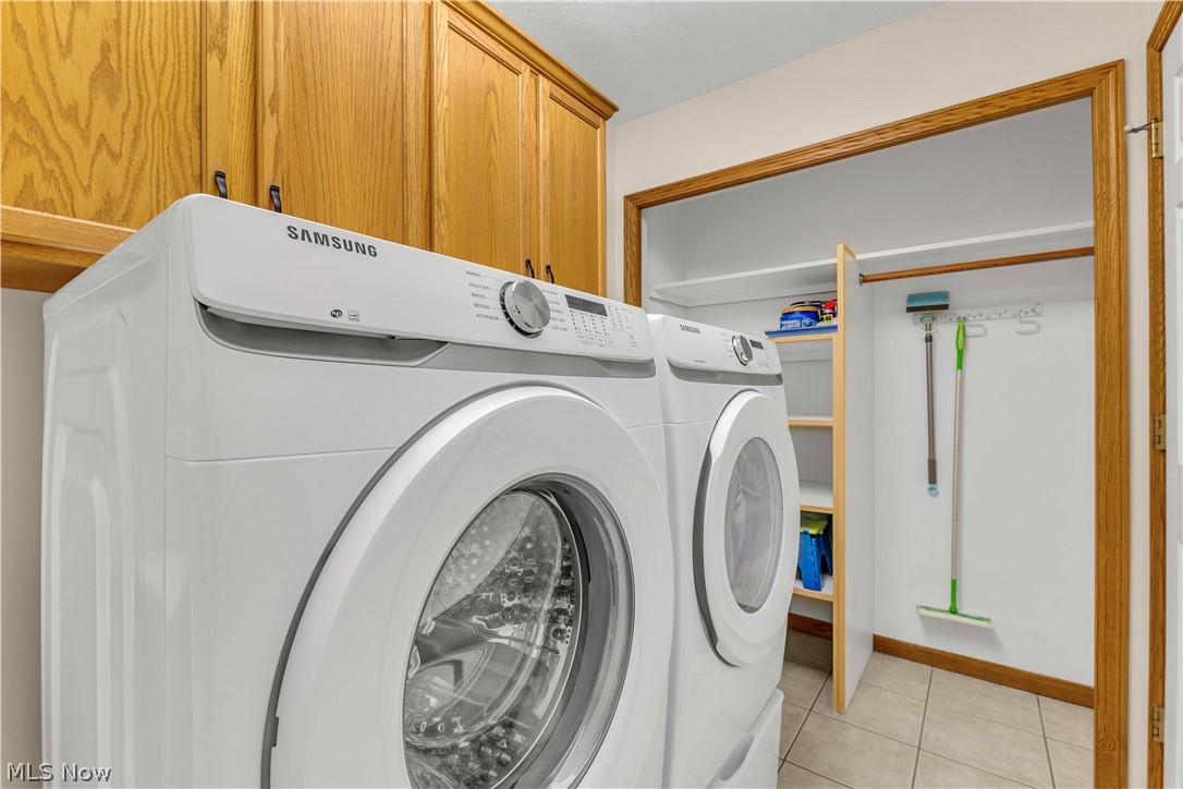 406 Oleander Oval Madison OH 44057