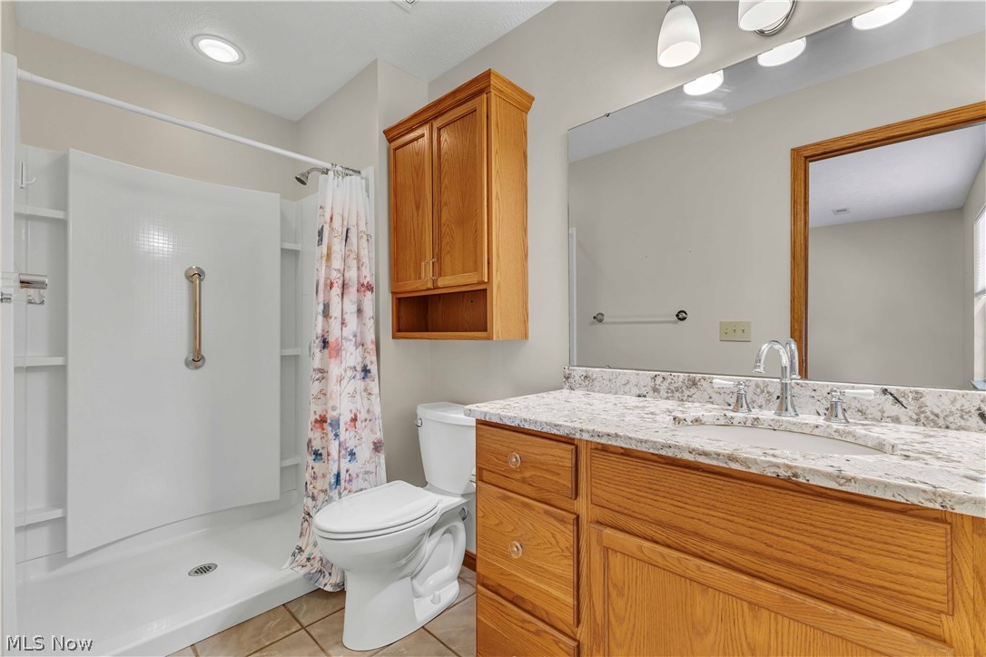 406 Oleander Oval Madison OH 44057