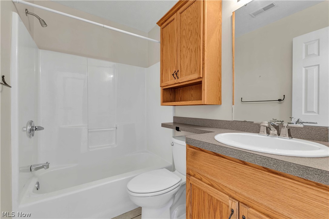 406 Oleander Oval Madison OH 44057