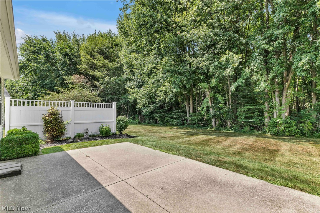406 Oleander Oval Madison OH 44057