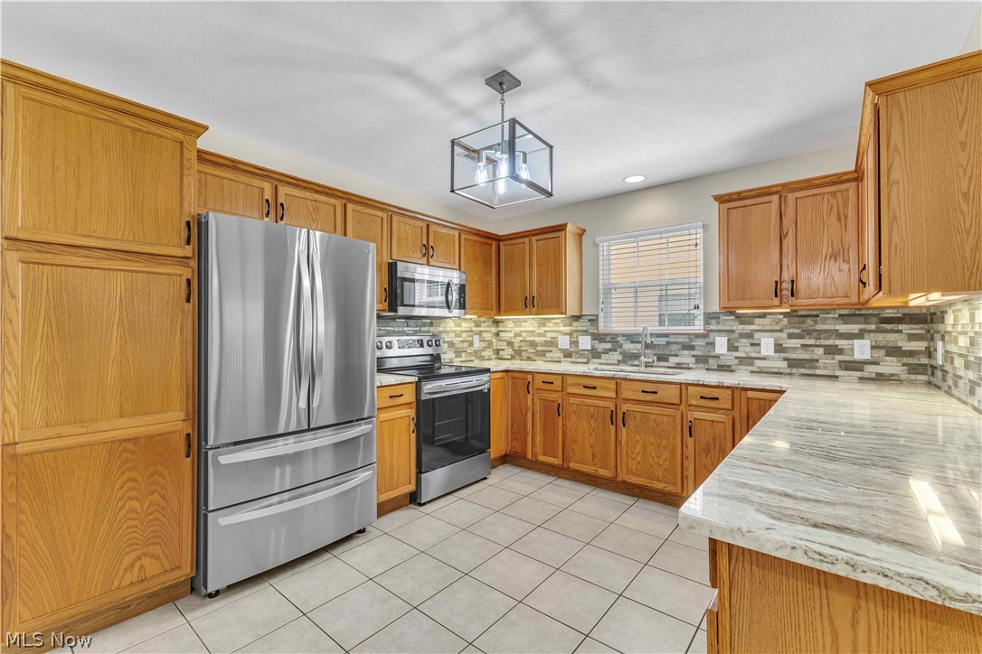 406 Oleander Oval Madison OH 44057
