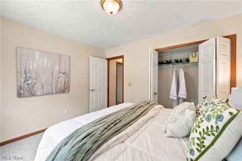 30890 Iris Court North Olmsted OH 44070