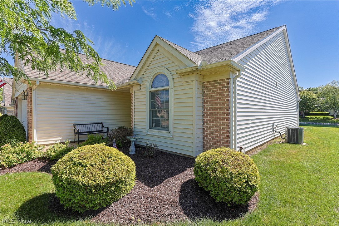 2116 Lakefield Drive Huron OH 44839