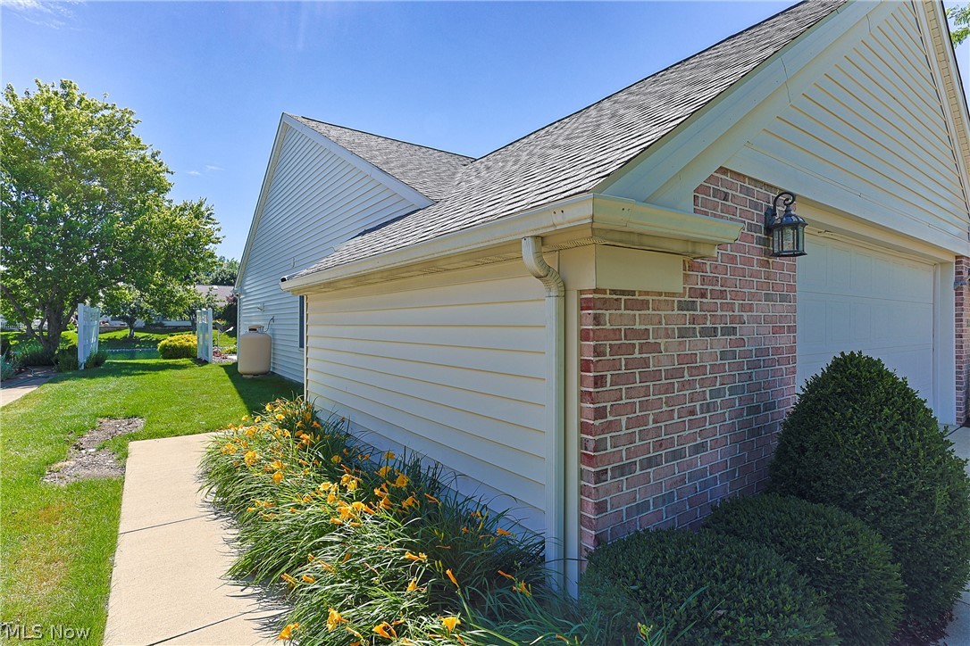 2116 Lakefield Drive Huron OH 44839
