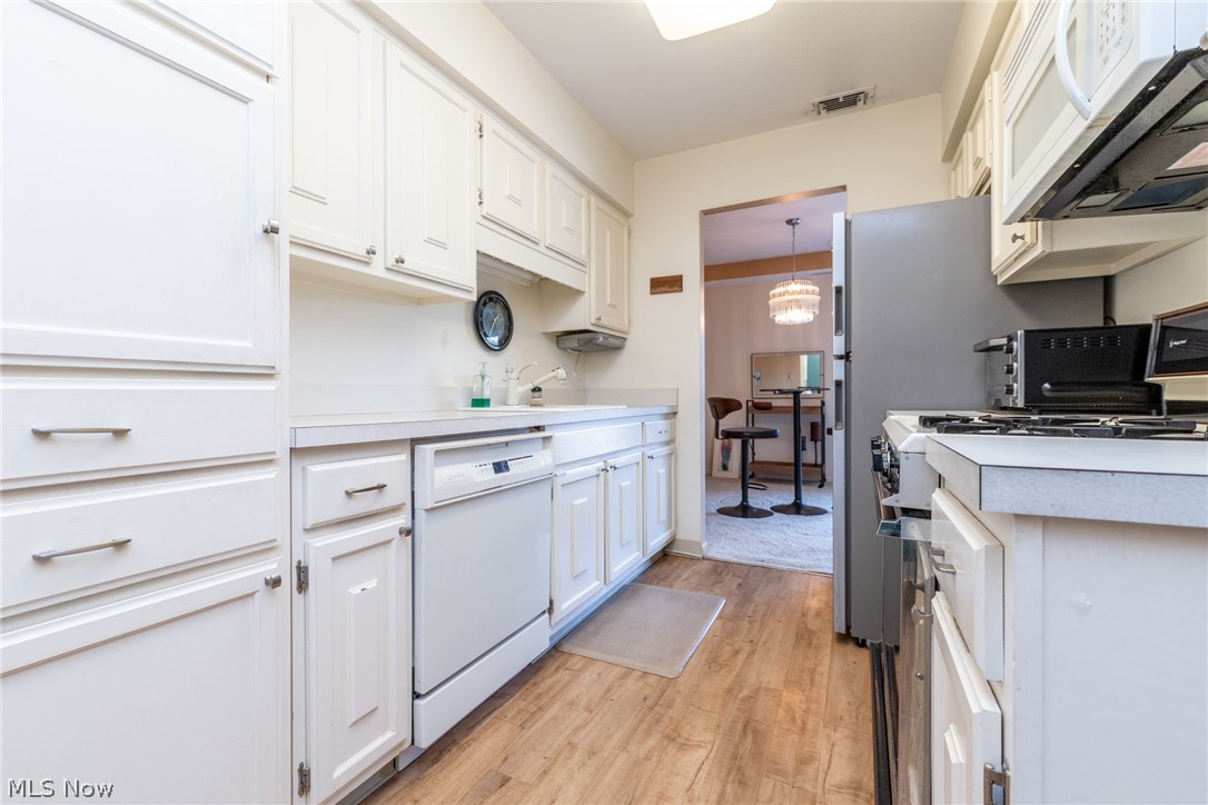 2112 Acacia Park Drive Lyndhurst OH 44124