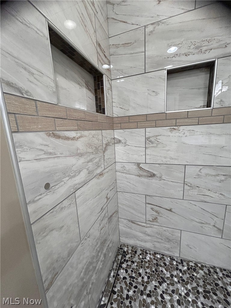 6855 W Fitzwater Road Brecksville OH 44141