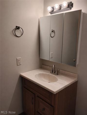 6494 Liberty Bell Drive Brook Park OH 44142