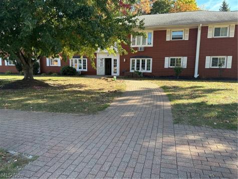 2 Meadowlawn Drive Mentor OH 44060