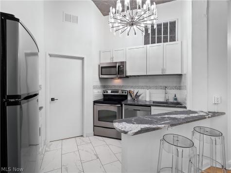 408 W Saint Clair Avenue Cleveland OH 44113