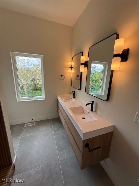 2145 Columbus Road Cleveland OH 44113