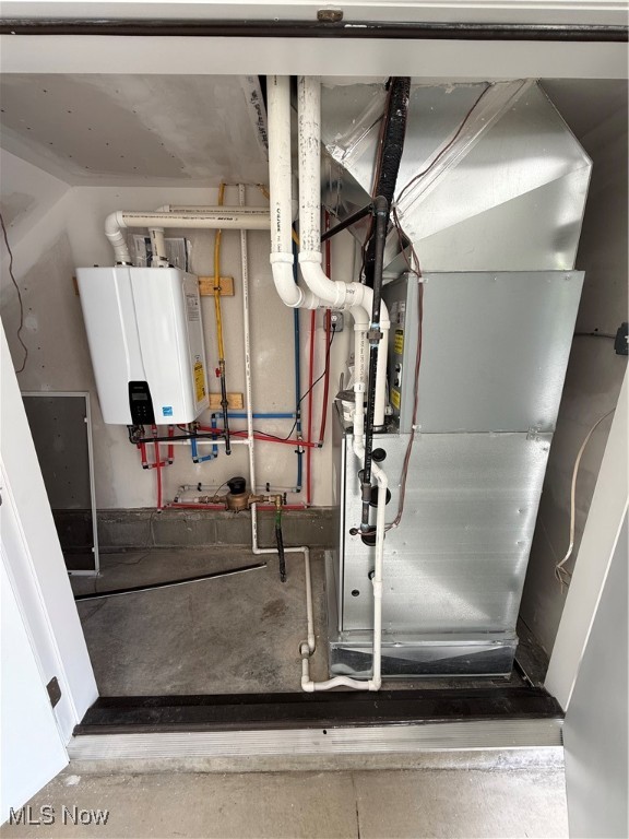 2145 Columbus Road Cleveland OH 44113