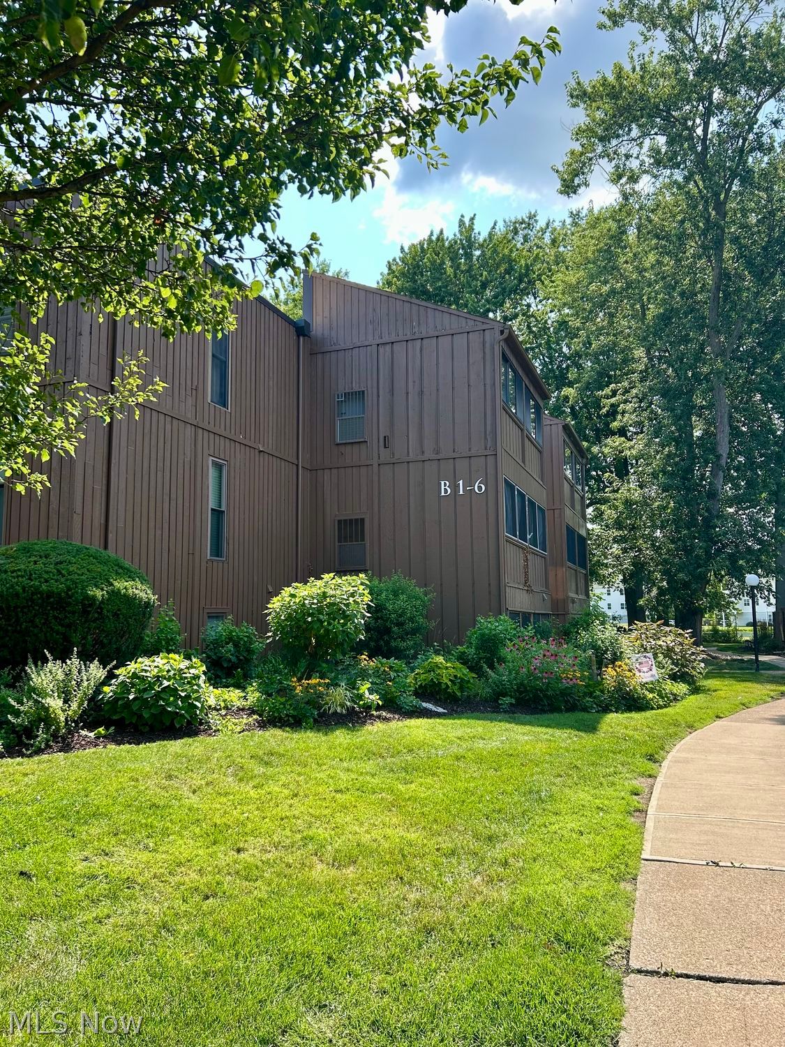 Avon Lake OH, 33803 Electric Boulevard, Unit B6