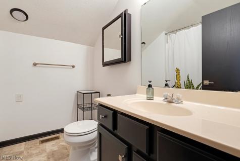 4518 Amberidge Avenue NW Canton OH 44708