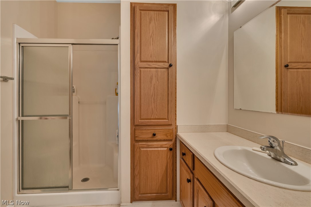 5645 Clingan Road Struthers OH 44471
