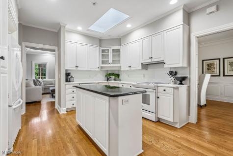 2256 Pebble Cove Westlake OH 44145
