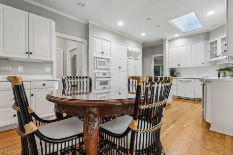 2256 Pebble Cove Westlake OH 44145