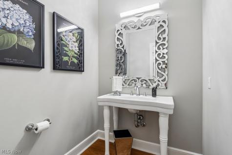 2256 Pebble Cove Westlake OH 44145